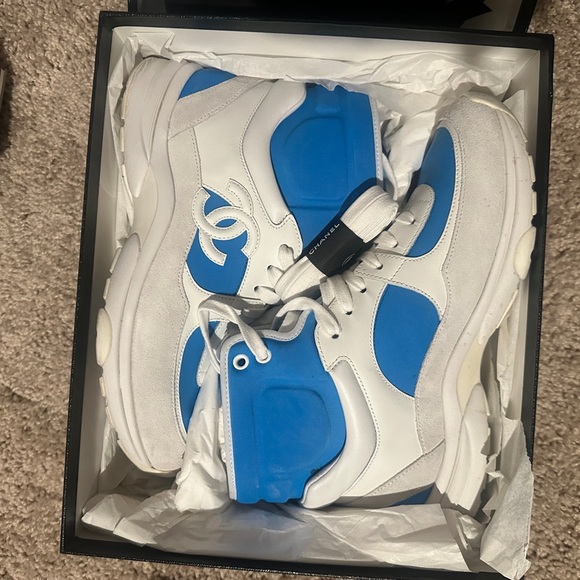 Chanel 2018 Interlocking CC Logo Wedge Sneaker - Picture 2 of 8